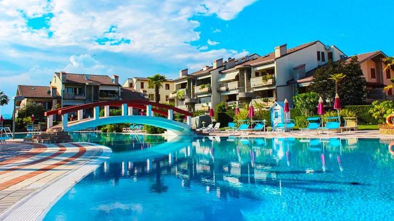 Apartment With Garden And Grill - Green Residence Sirmione Desenzano del Garda Exterior foto