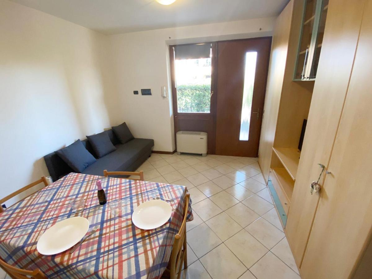 Apartment With Garden And Grill - Green Residence Sirmione Desenzano del Garda Exterior foto