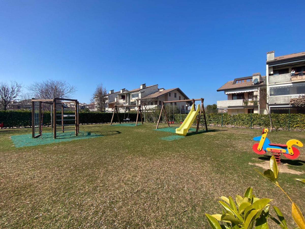 Apartment With Garden And Grill - Green Residence Sirmione Desenzano del Garda Exterior foto