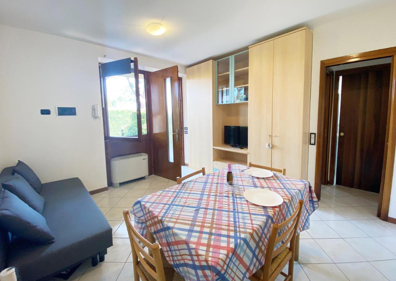 Apartment With Garden And Grill - Green Residence Sirmione Desenzano del Garda Exterior foto